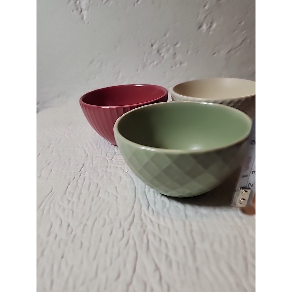 IKEA Set of 3 KEJSERLIG bowls in sage green, white/cream, and pink/coral. - Picture 4 of 5